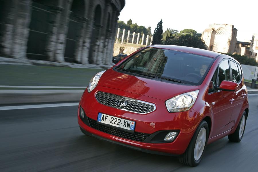  Kia Venga 2010 года  (фото 8 из 199)